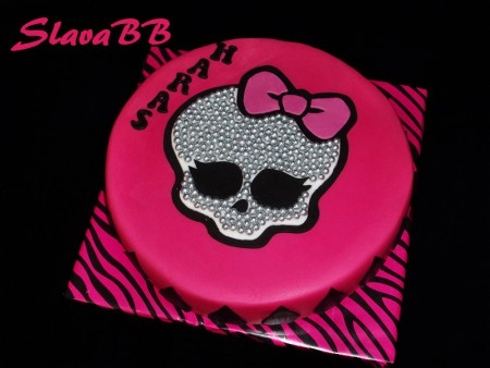 Torta "Monster high pre Sarah - Monster high cake "  cesto: straciatella plnka: karamelová váha: 1,7 kg